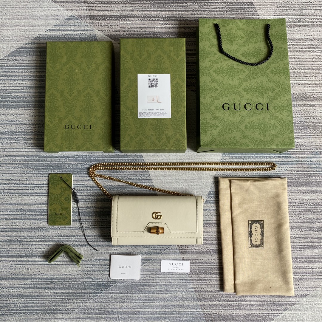 Gucci Diana Chain Wallet With Bamboo 658243 White